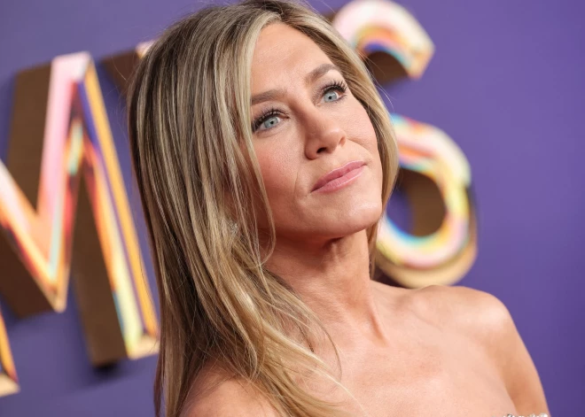 Если бы кто-нибудь подсказал заморозить яйцеклетку... Энистон горько сожалеет об утраченной возможности