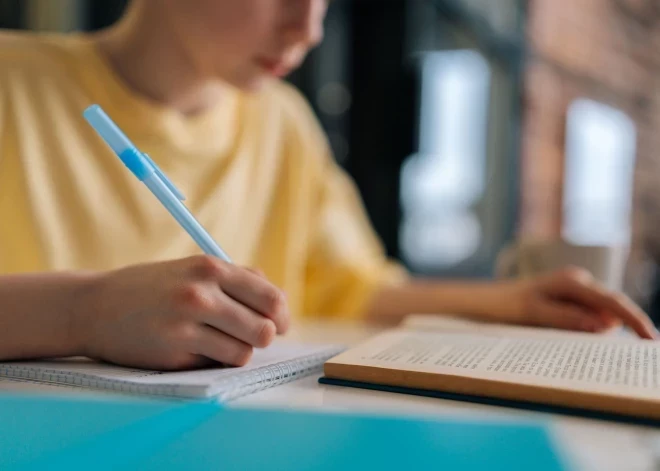 Порог успеваемости на экзаменах решили не повышать, чтобы дети не остались вовсе без образования