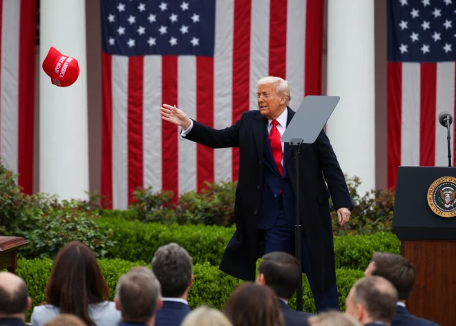 Tramps negrasās mīkstināt "brīnišķīgos" tarifus: "Citas valstis mūs ļaunprātīgi izmantoja!"