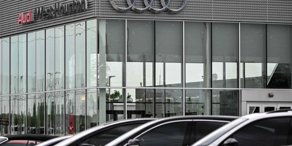 Trampa tarifu dēļ "Audi" aptur automobiļu eksportu uz ASV.