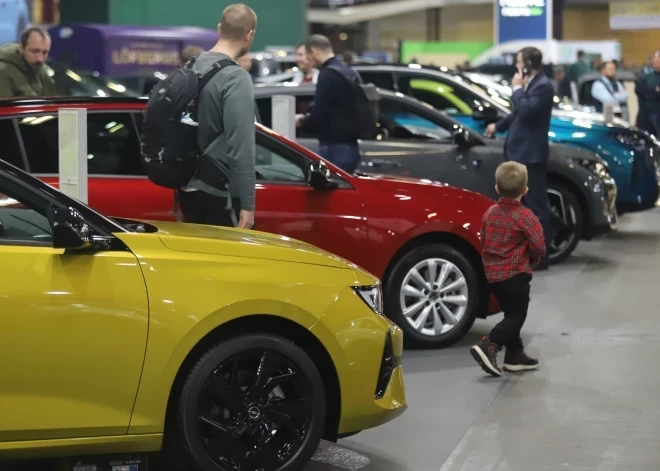 Latvijā strauji pieauguši elektroauto un ārēji lādējamo hibrīdauto pārdošanas apjomi