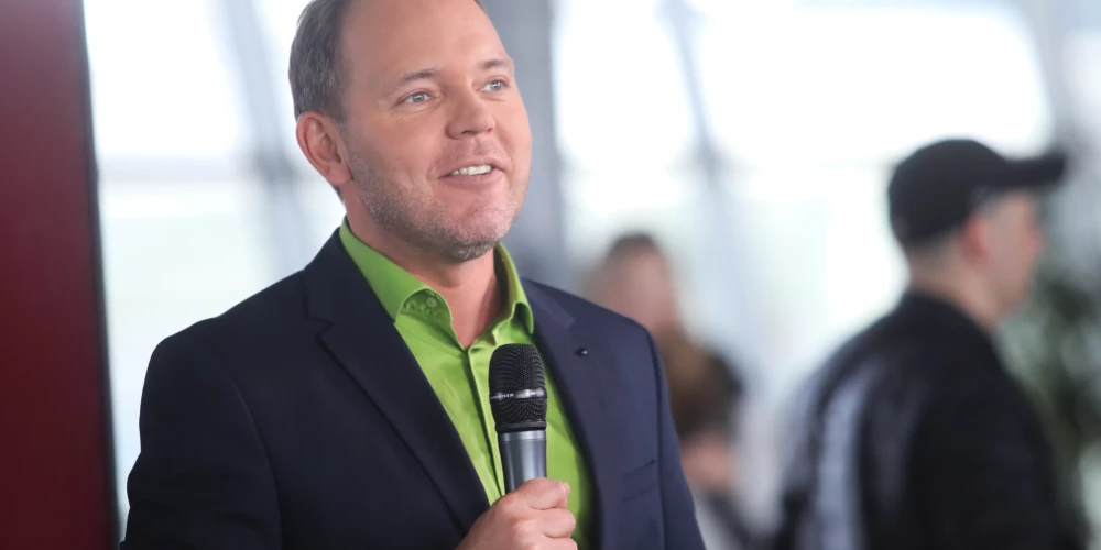 Dziedātājs Lauris Reiniks prognozē, kurš koris plūks uzvaras laurus šovā "Koru kari".