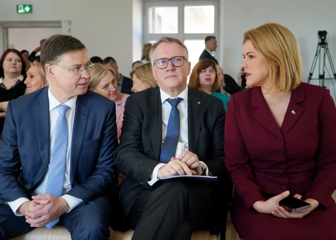 Augstā nenoteiktība ASV politikā var stiprināt eiro starptautisko lomu, norāda Ašeradens