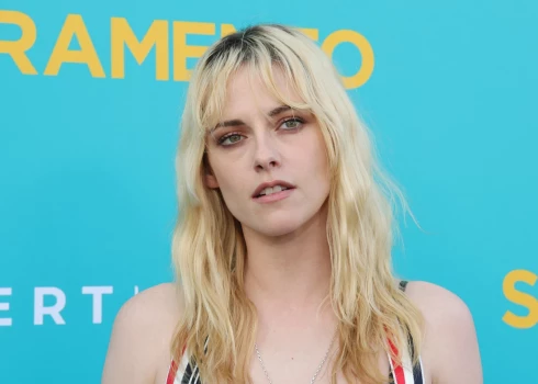 7 апреля, Лос-Анджелес: Кристен Стюарт появилась на специальном показе фильма "Сакраменто".