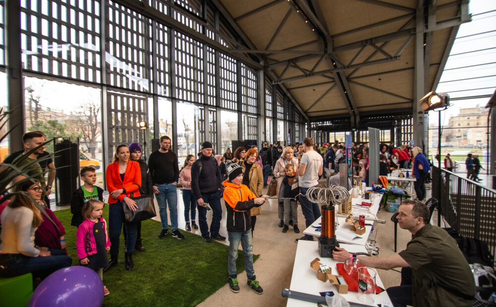 Eksperimenti, atrakcijas un roboti – sestdien Elektrum Fizikas festivālā