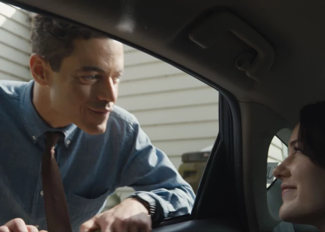 (L-R) Rami Malek as Heller and Rachel Brosnahan as Sarah in 20th Century Studio's THE AMATEUR. Photo courtesy of 20th Century Studios. © 2024 20th Century Studios. All Rights Reserved.