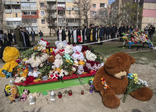 Правительство Латвии минутой молчания почтило память погибших от удара российской ракеты по Кривому Рогу