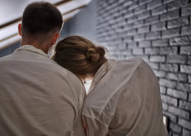 "Mīl, taču nespēj pierādīt" - kā veidot attiecības ar cilvēku, kurš ir introverts