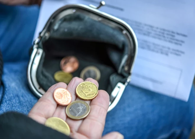 "Сюрприз" от Latvijas Pasts: чтобы заплатить налог в 4,71 евро, пенсионерке пришлось отдать 8,85 евро комиссии