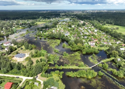 Jelgavas novadu, kuru ik gadu skar plūdi (attēlā: pērn pārplūdusī Svētes upe), grib pārvaldīt 205 cilvēku, kaut gan šāda iespēja pavērsies tikai 19.