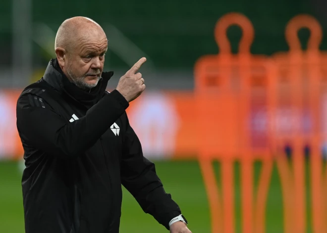 Treneris pēc blāva sezonas sākuma atmaksā futbola fanam iztērēto naudu