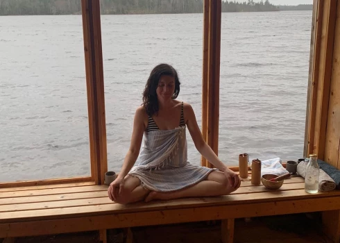 Dāņu pāris apmeklētājiem norādīja, ka kūrorts ir "dabai draudzīgs un ilgstpējīgs".