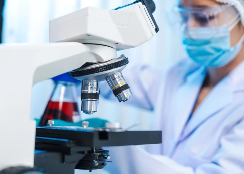 Pārtikas un veterinārais dienests nav konstatējis Šiga toksīnu producējošo E. coli jeb zarnu nūjiņas infekciju nevienā no 140 pārtikas produktu paraugiem, kā arī 19 nomazgājumos, kas ņemti no ārējās vides objektiem un personāla rokām.