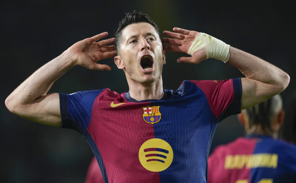 Levandovskim divi vārti graujošā uzvarā pret "Borussia"