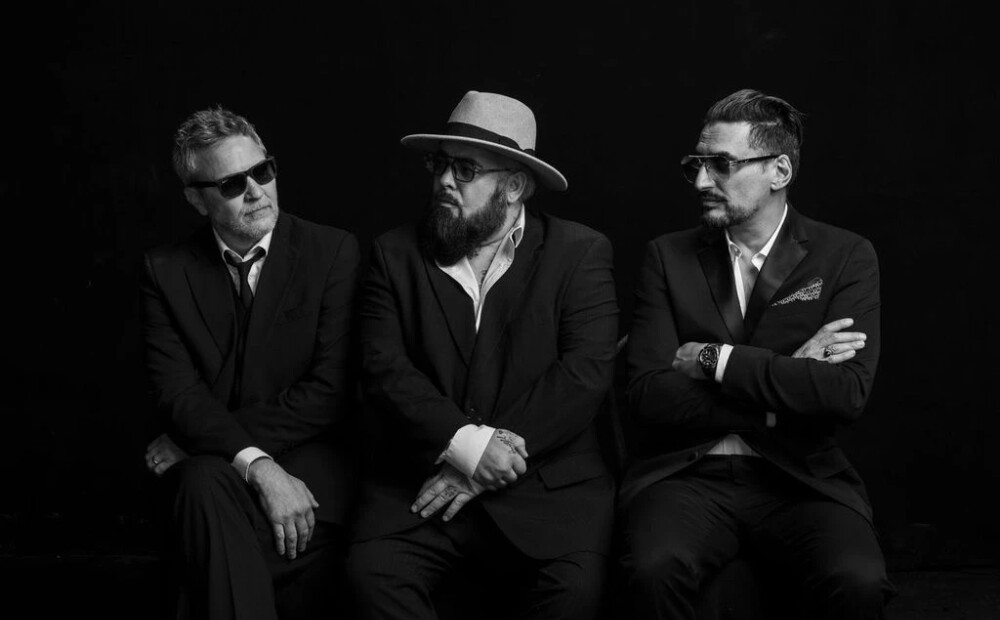 Pēc 15 gadu pārtraukuma leģendārā grupa "Fun Lovin’ Criminals" izdod jaunu albumu un viesosies Rīgā