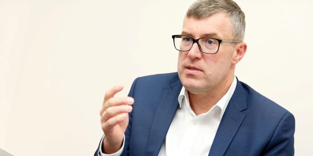 Vairāki kandidāti izrāda interesi par "airBaltic" valdes priekšsēdētāja amatu, atklāj pagaidu padomes priekšsēdētājs Andrejs Martinovs.