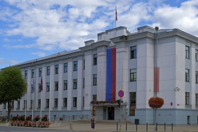 Uz Jelgavas novada domes deputātu 15 vietām pretendē 169 kandidāti no 12 sarakstiem.