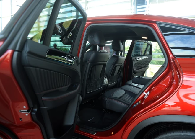 В Латвии резко подскочили объемы продаж легковых авто. Что случилось?