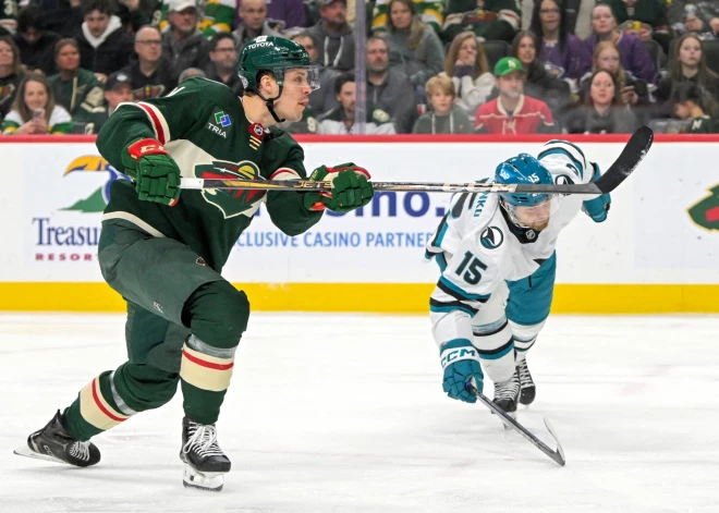 Divi "hat trick" vienā NHL naktī, bet Ēriksons Eks iemet pat četrus