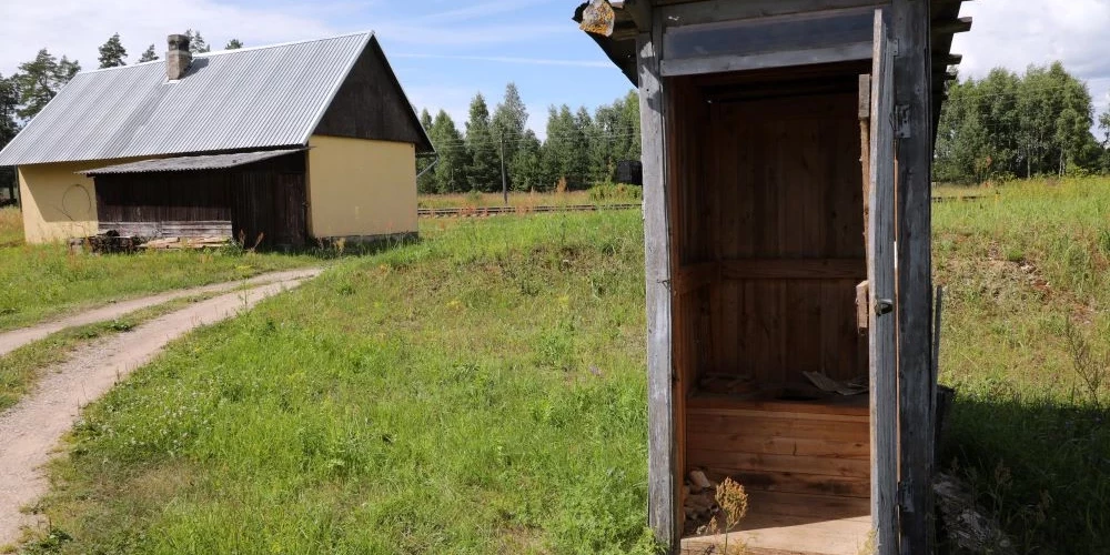 Таким домикам больше не место в городах и поселках.
