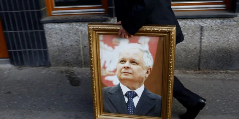 „Viņi apšaubīja visu, tostarp karu Ukrainā. Es dzirdēju lozungus, kas jau bija pazīstami – ka Polija ir terorisma atbalstītāja, ka mēs falsificējam vēsturi,” Krajevskis pastāstīja RMF FM radiostacijai. (Foto: Reuters/Scanpix)