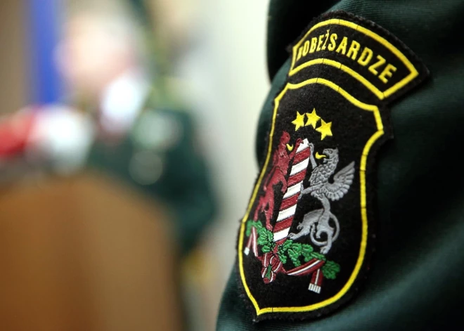 Robežsargi aiztur divus nelegālo imigrantu pārvadātājus