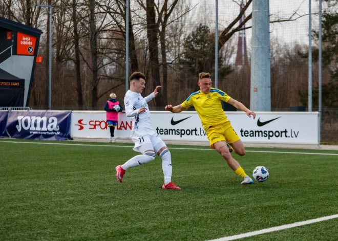 Latvijas futbola virslīgas pastarīšu "Super Nova" un "Grobiņas" duelī uzvarētāju nenoskaidro