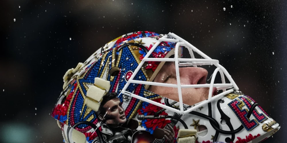 Kolumbusas "Blue Jackets" vārtsargs Elvis Merzļikins
