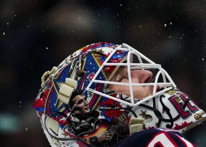 "Blue Jackets" vārsargs Elvis Merzļikins traumēts treniņā