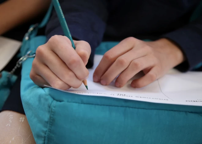 Apstiprināta kārtība skolēnu uzņemšanai Rīgas skolu 10.klasēs