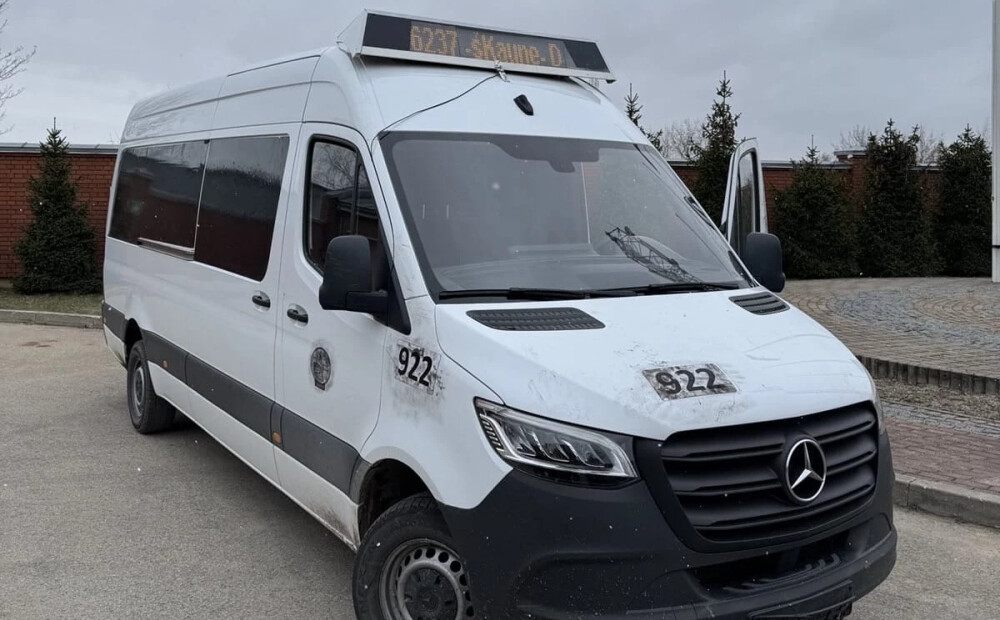 Robežsargi aiztur Ukrainas pilsoni ar pakaļdarinātu reisa satiksmes mikroautobusu