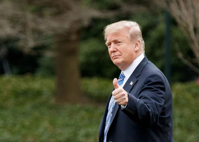 "Tas ir ļoti aizraujoši!" Tramps sniedz pirmo komentāru pēc Ķīnas lēmuma paaugstināt muitas tarifus līdz 125%