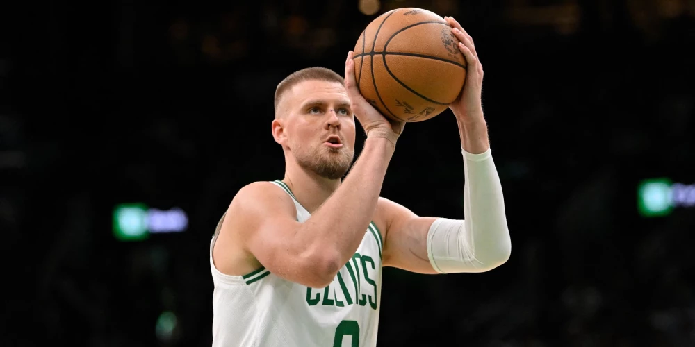 Latvijas basketbolists Kristaps Porziņģis piektdien guva 11 punktus Bostonas "Celtics" uzvarā.