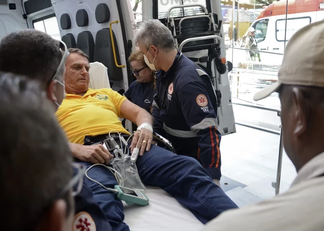 Hospitalizēts Brazīlijas eksprezidents Žairs Bolsonaru