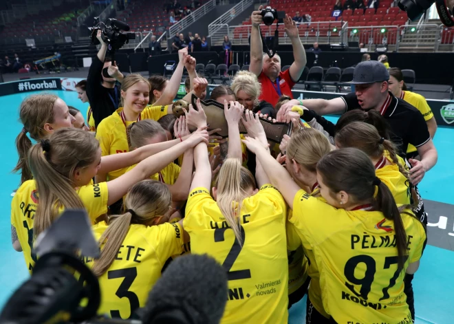 "Rubenes" florbolistes 16. reizi kļūst par Latvijas čempionēm