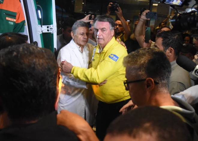 Bijušais Brazīlijas prezidents Bolsonaro nonācis slimnīcā
