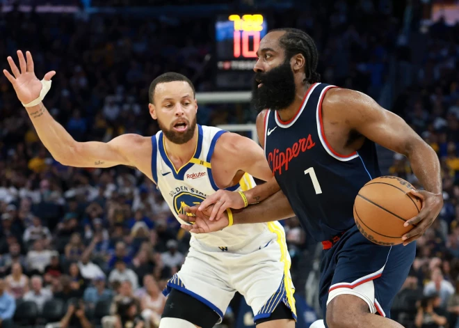 NBA regulārās sezonas noslēgumā "Clippers" tiek pie astotās uzvaras pēc kārtas un ceļazīmes uz izslēgšanas spēlēm