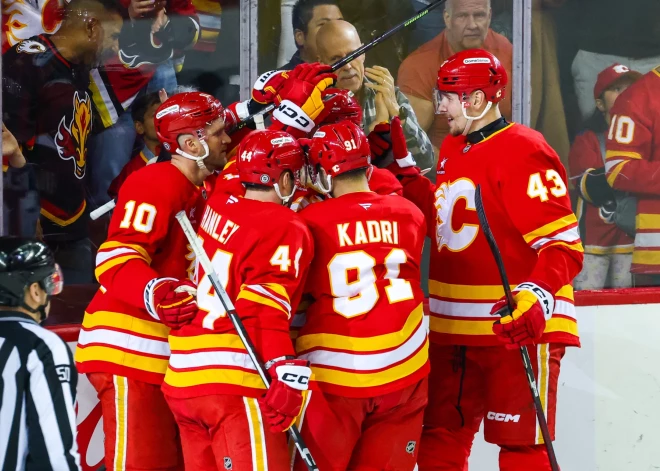 "Flames" pagarina "Sharks" zaudējumu sēriju un turpina cīņu par izslēgšanas spēlēm