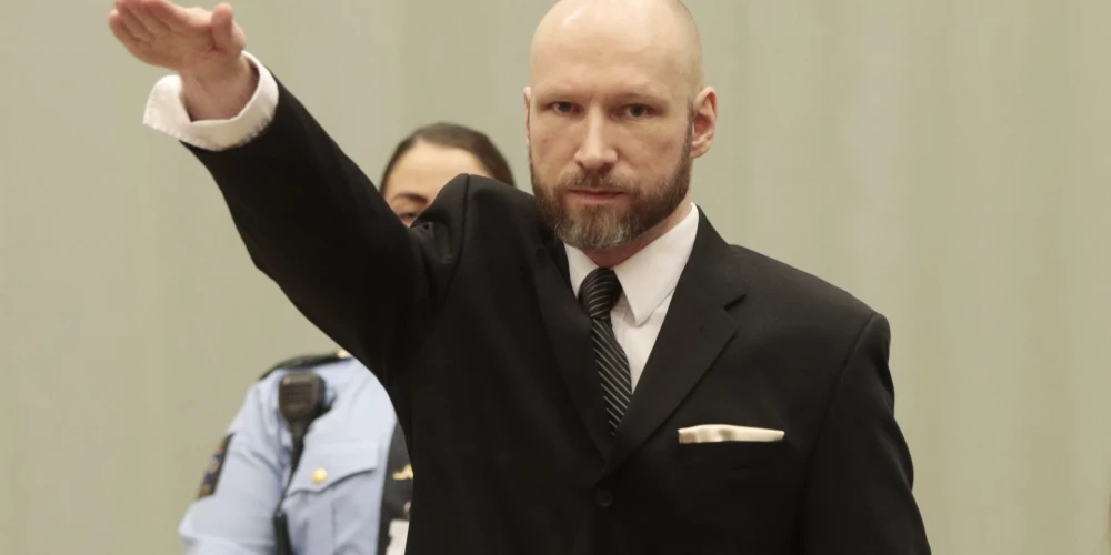 Norvēģijas masu slepkava Breivīks 2017. gadā tiesas zālē.