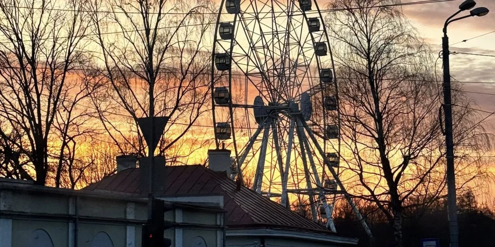 15 минут за 17 евро! Названа дата открытия колеса обозрения Riga Rise в ...