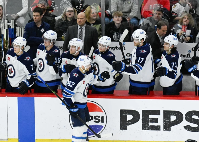 Vinipegas "Jets" hokejisti pirmo reizi vēsturē izcīnījuši Prezidenta kausu