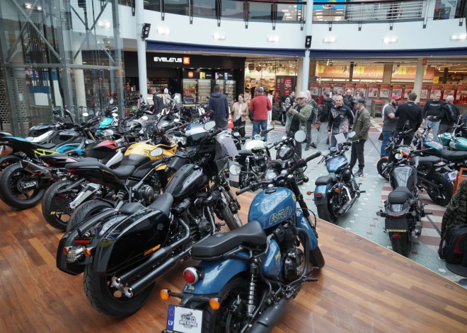 "Latvijas gada motocikls 2025" pretendentu izstādes atklāšana tirdzniecības centrā "Mols" (foto: Mārtiņš Ziders)