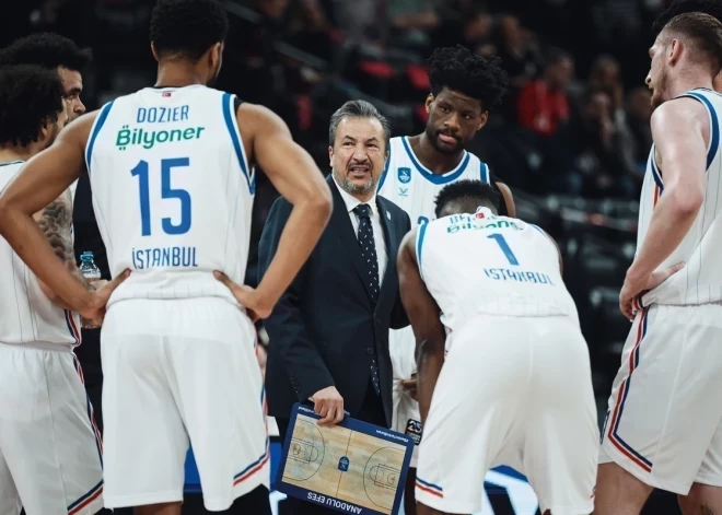 Banki vadītā "Anadolu Efes" izcīna uzvaru Turcijas čempionāta mačā