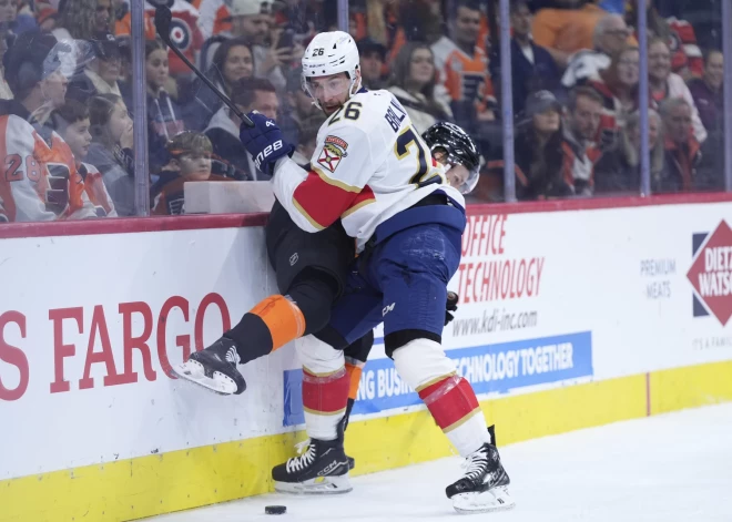 Balinskis un Bļugers nospēlē aktīvi NHL mačos – viens zaudē, otrs palīdz komandai uzvarēt papildlaikā