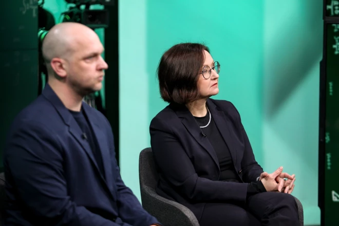 LU profesors Normunds Stivriņš un Rīgas Stradiņa universitātes (RSU) zinātņu prorektore Agrita Kiopa.