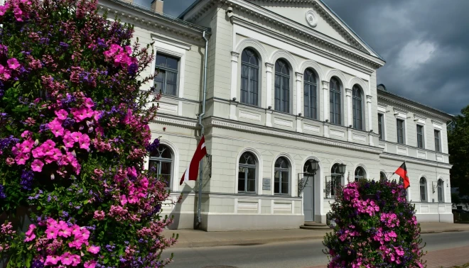 Uz Jēkabpils novada domes 19 deputātu vietām pretendē 259 kandidāti no 13 sarakstiem.