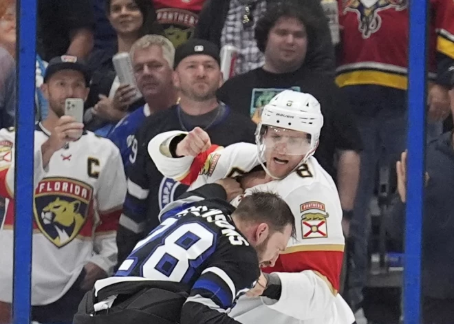 Girgensons izvicina dūres un kopā ar "Lightning" pārspēj Balinska "Panthers"