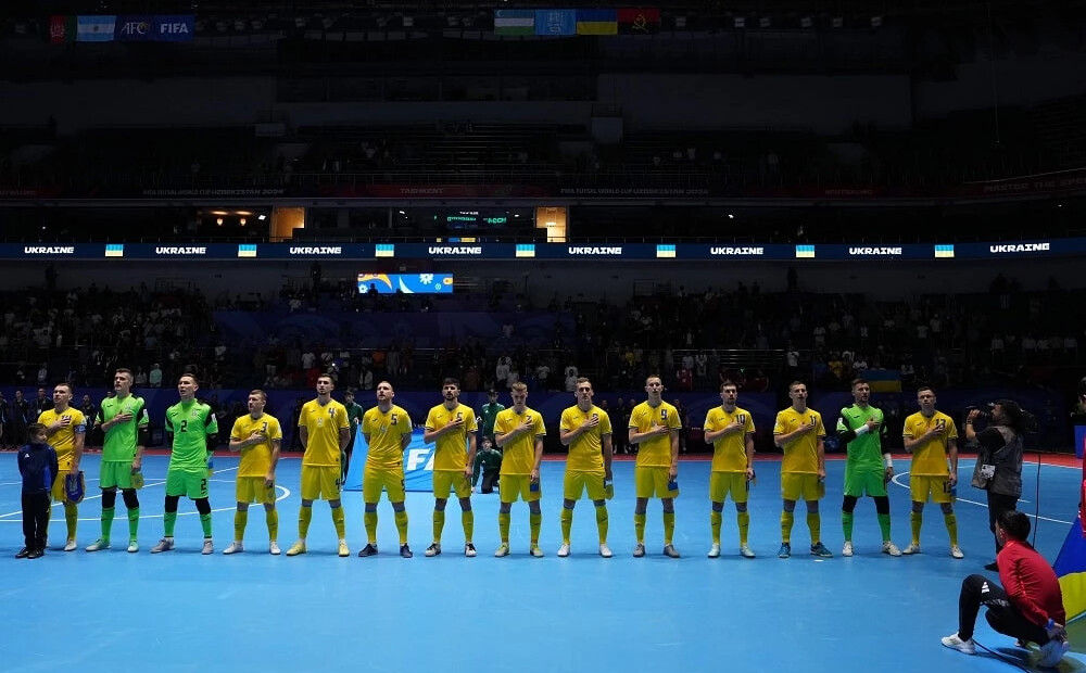 VIDEO: UEFA neļauj godināt kara upurus. Ukrainas un Rumānijas telpu futbolisti atrod veidu, kā pieminēt kritušos