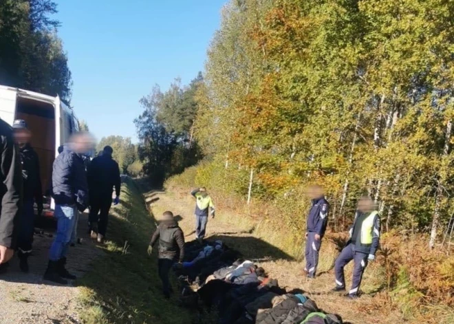 Латвия справляется с мигрантами хуже, чем Литва, но лучше, чем Эстония
