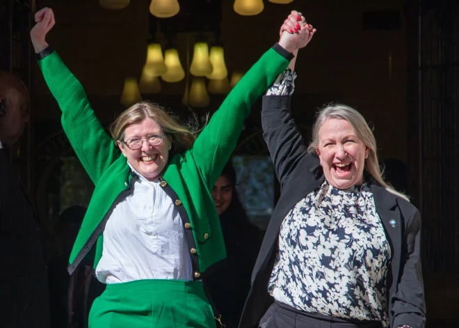 Lielbritānijas Augstākā tiesa lēmusi, ka vārdu "sieviete" drīkstēs attiecināt tikai uz cilvēka bioloģisko dzimumu